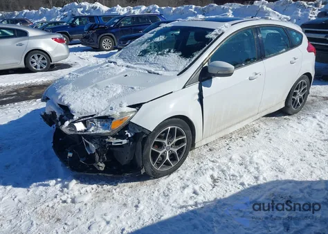 2015 Ford Focus Se z USA, uszkodzony, nr VIN 1FADP3K25FL338049